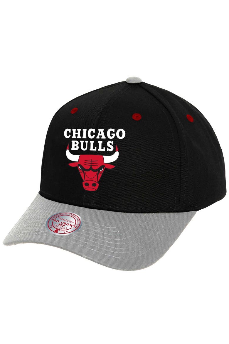 Men's Mitchell & Ness Black/Gray Chicago Bulls Pro Crown Adjustable Hat, Main, color, Black