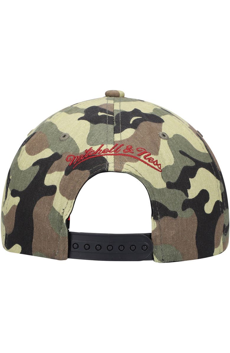 Mitchell & Ness Men's Mitchell & Ness Camo Chicago Bulls Woodland Desert Snapback Hat, Alternate, color, 