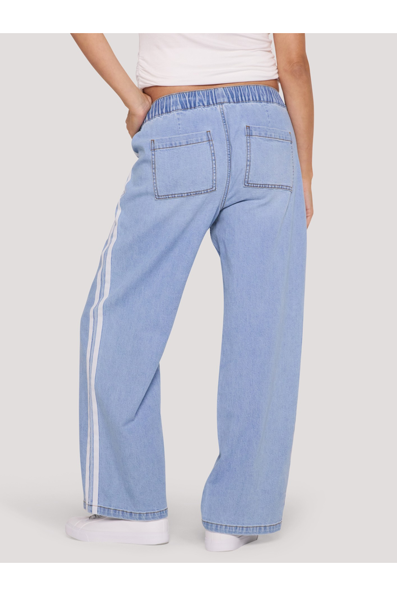 Drawstring Pull On Wide Leg Pant, Alternate, color, Light Wash with White Stripe