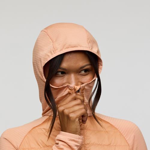 Cotopaxi-amigos-24 Capa Hybrid Insulated Hooded Jacket In Pink