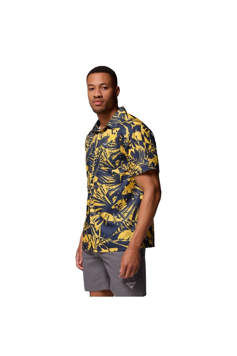 Men's Columbia Navy Michigan Wolverines Super Slack Tide Omni-Wick Button-Up Shirt, Alternate, color, Navy