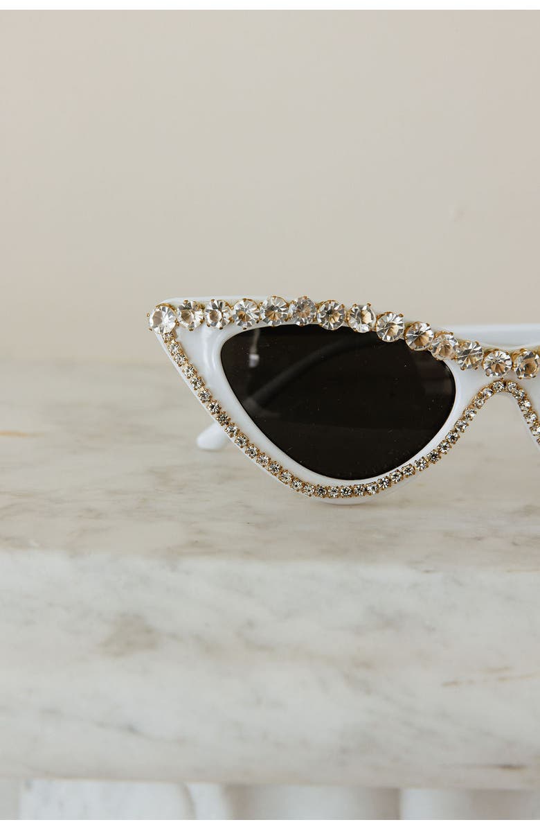 Untamed Petals Boss Babe Sunnies, Alternate, color, White