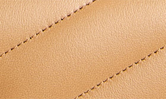 Женские сумки Saint Laurent Toy Loulou Quilted Leather Shoulder Bag — фото 8