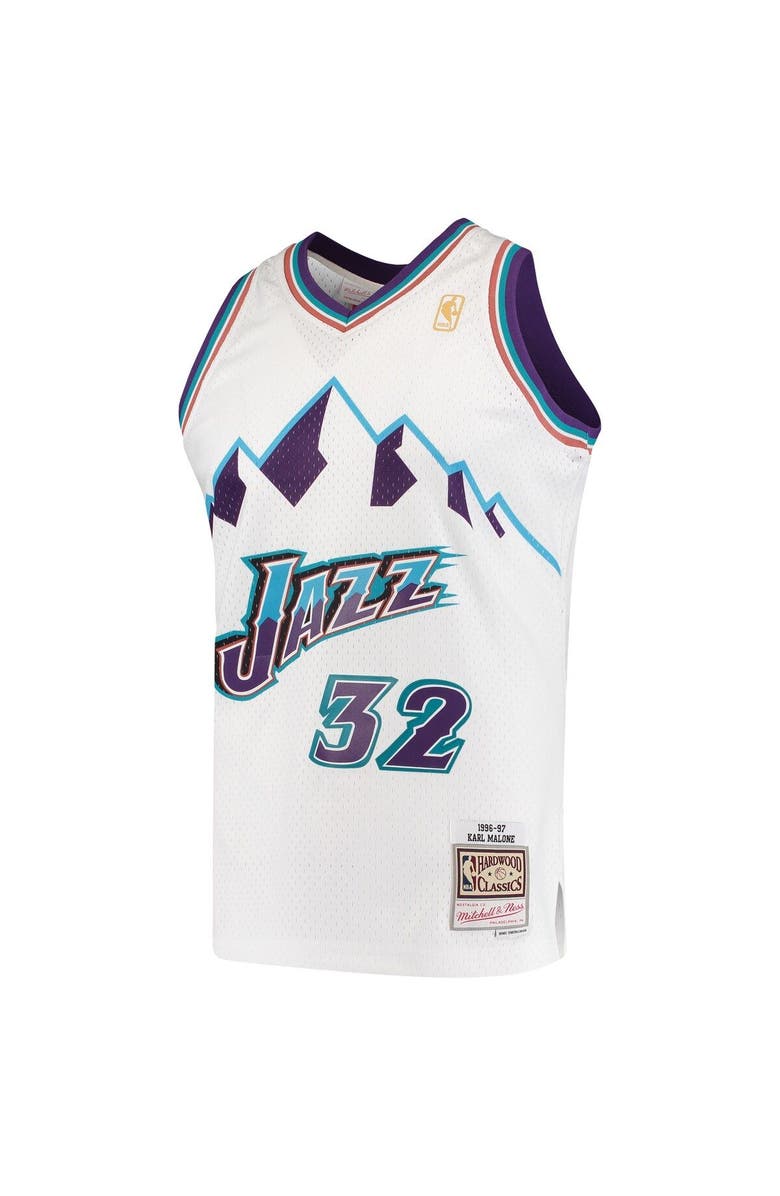 Mitchell & Ness Men's Mitchell & Ness Karl Malone White Utah Jazz 1996/97 Hardwood Classics Swingman Jersey, Alternate, color, 