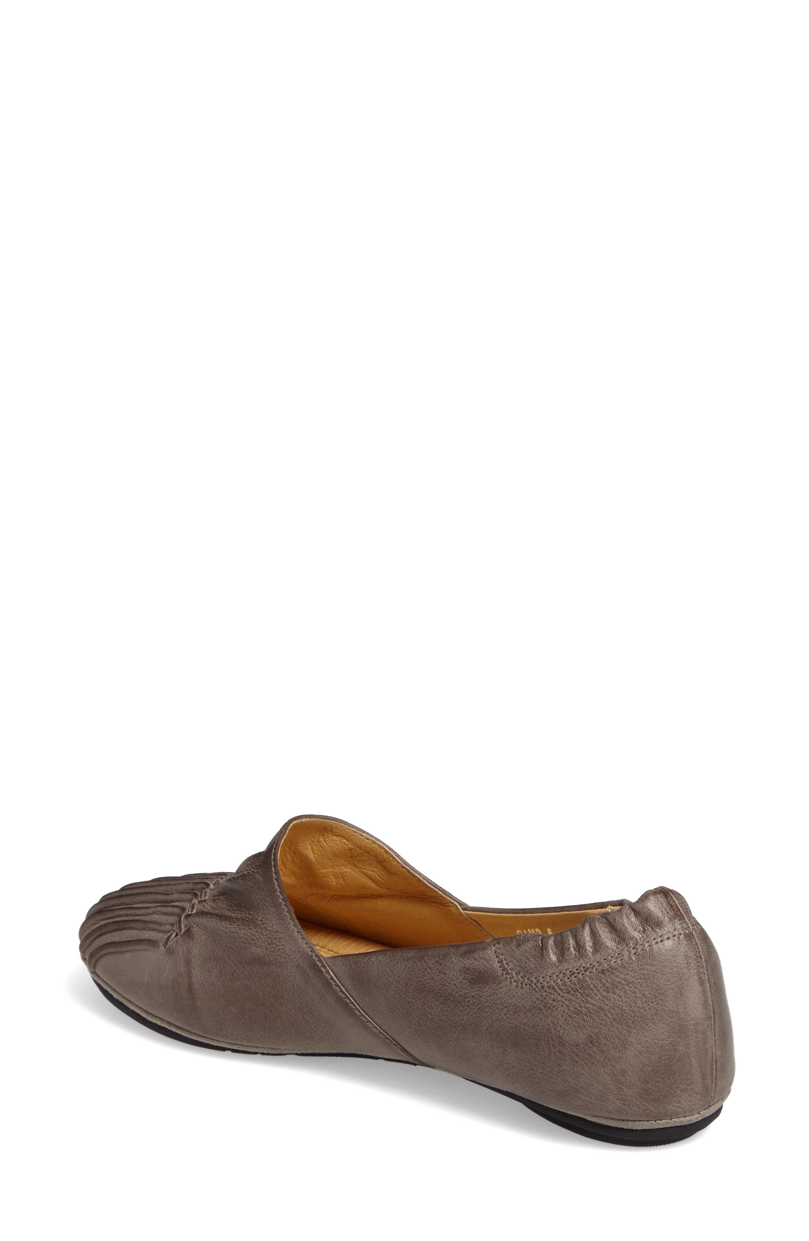 Chocolat Blu Cam II Pleated Flat, Alternate, color, 