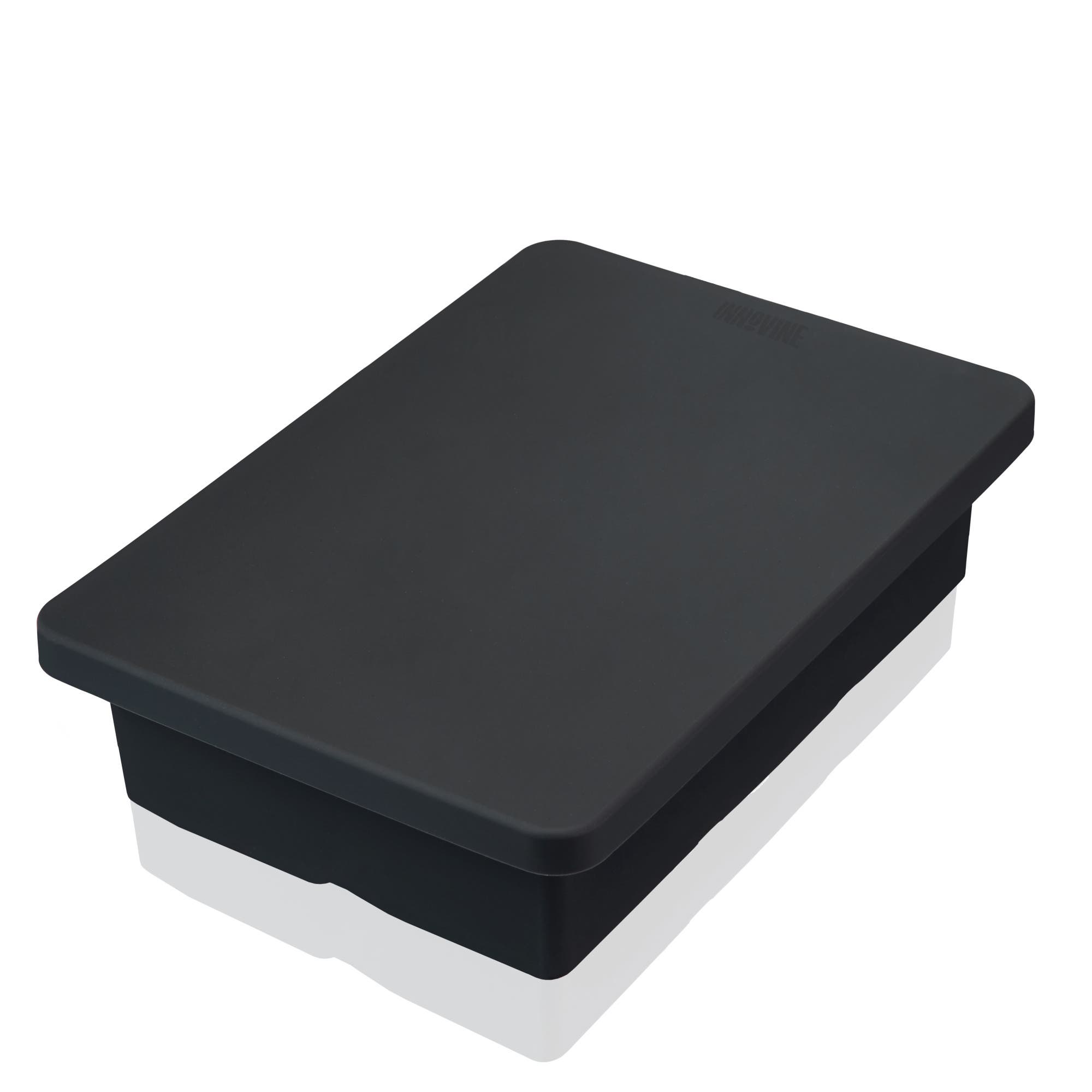 Innovine Ice Cube Tray with Lid in Grey 