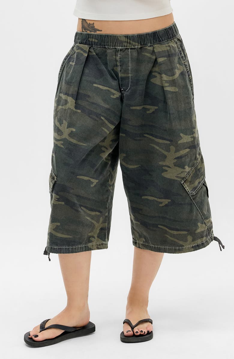 BDG Urban Outfitters Dallas Camo Crop Wide Leg Pants, Main, color, Green Camo