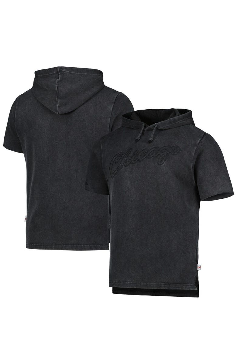 Mitchell & Ness Men's Mitchell & Ness Black Chicago Bulls Tonal Short Sleeve Pullover Hoodie, Main, color, 