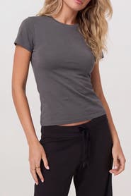 Menina Step Body Fitted Short Sleeve Crewneck T-Shirt
