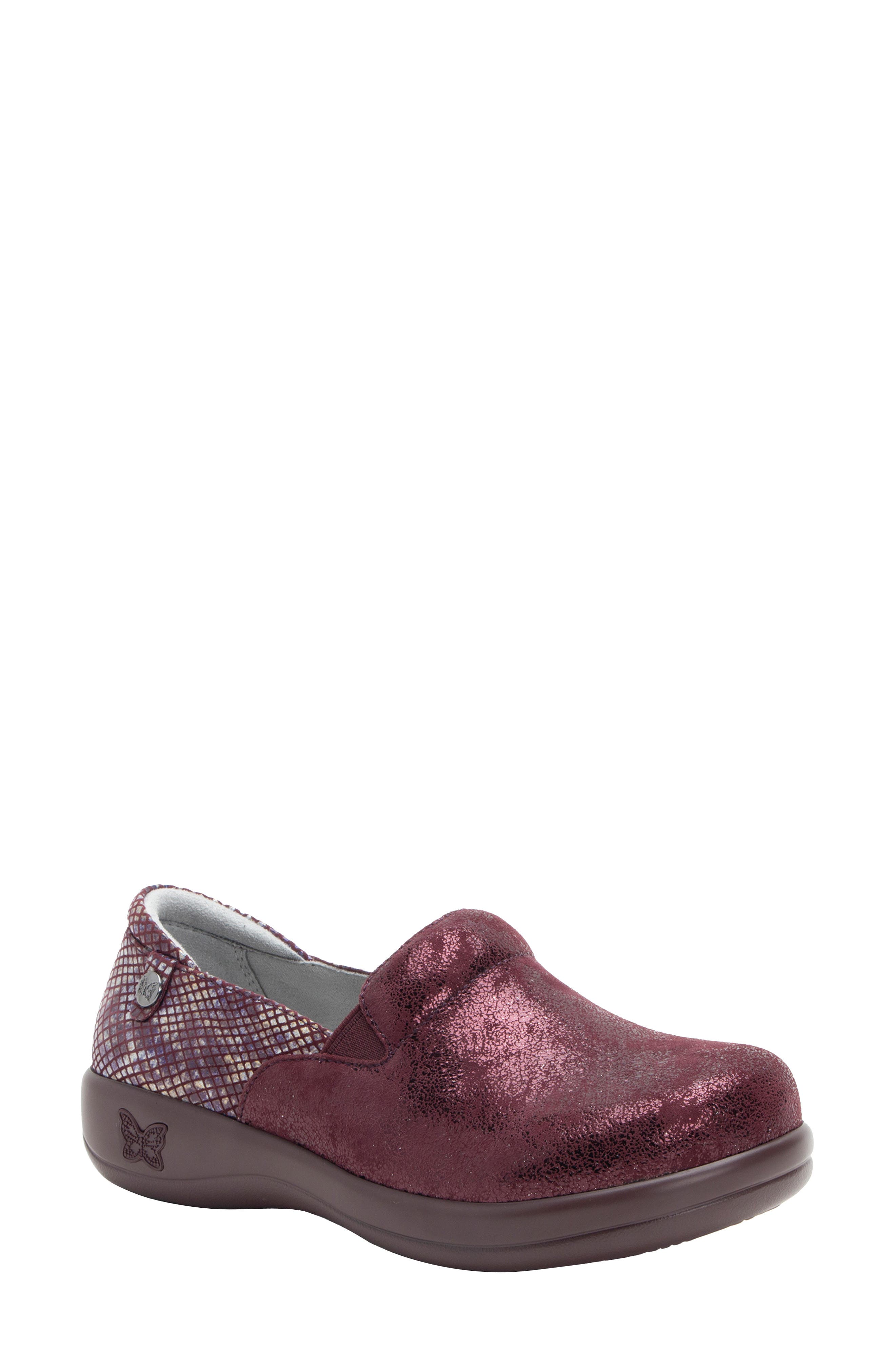 GLIMMER BURGUNDY