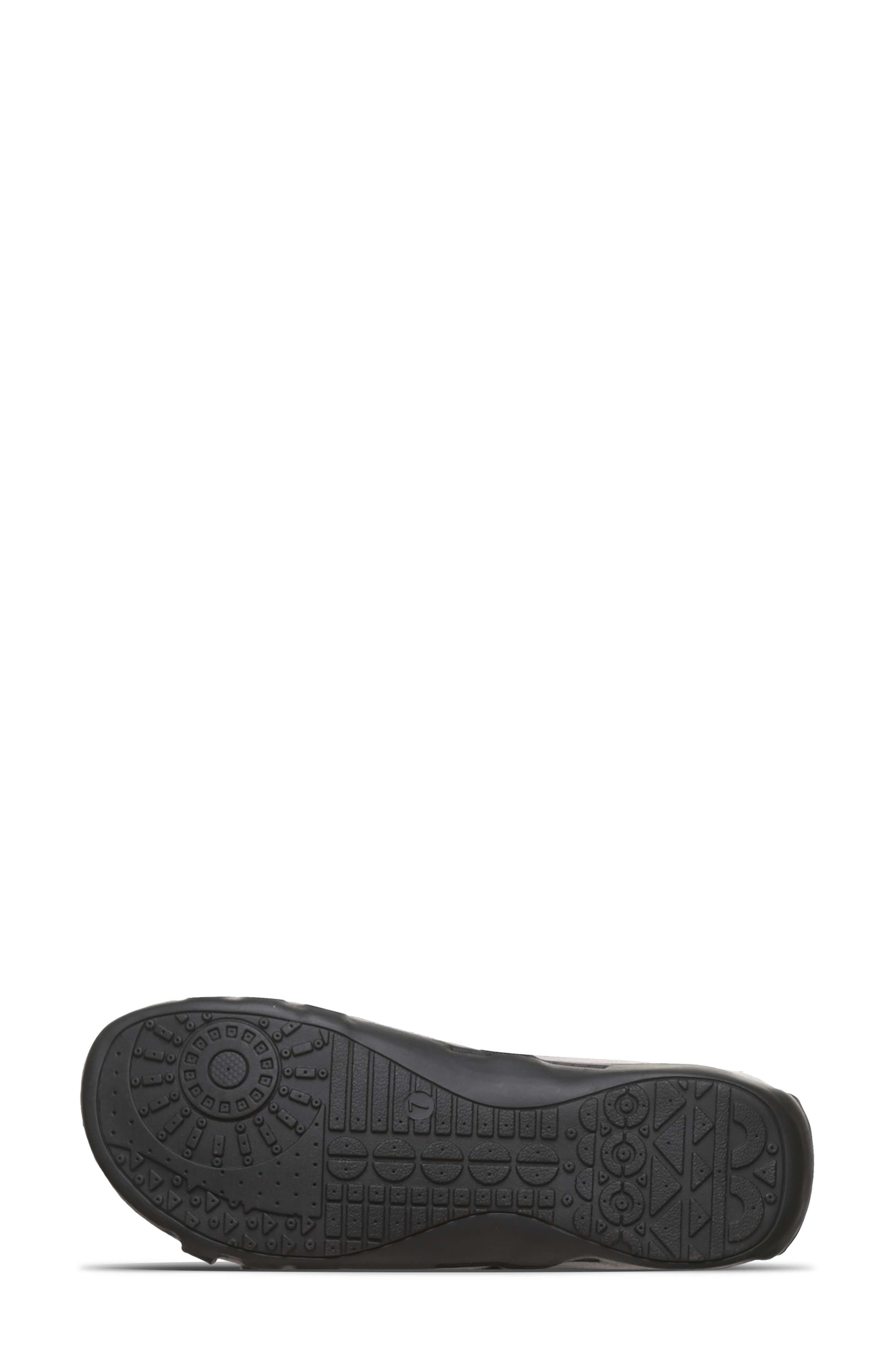 BEARPAW <p>Ronda Faux Leather Sandal (Women)</p>, Alternate, color, Black