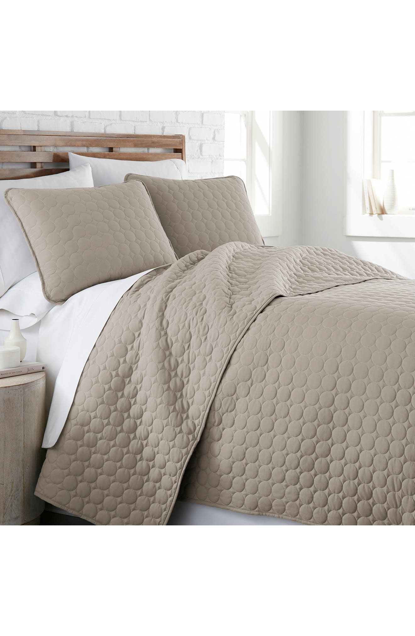 SANDY TAUPE