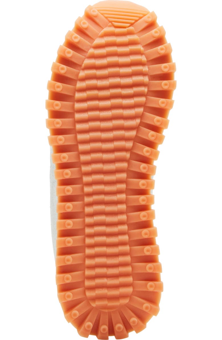 Blondo Lois Retro Waterproof Running Sneaker, Alternate, color, Silver Leather