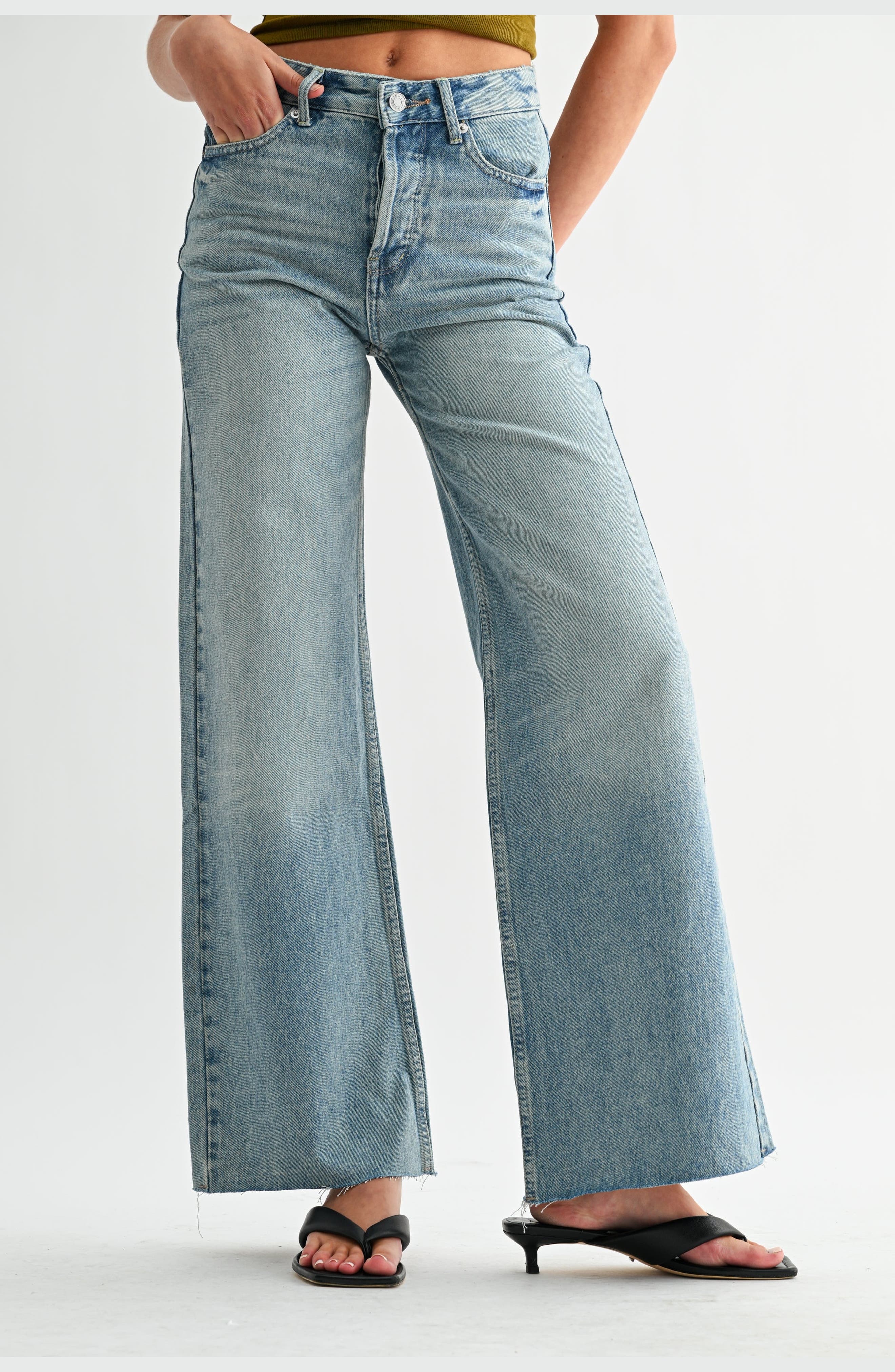 Jemina Denim Beach-to-Bar Pant in Light Blue Wash 