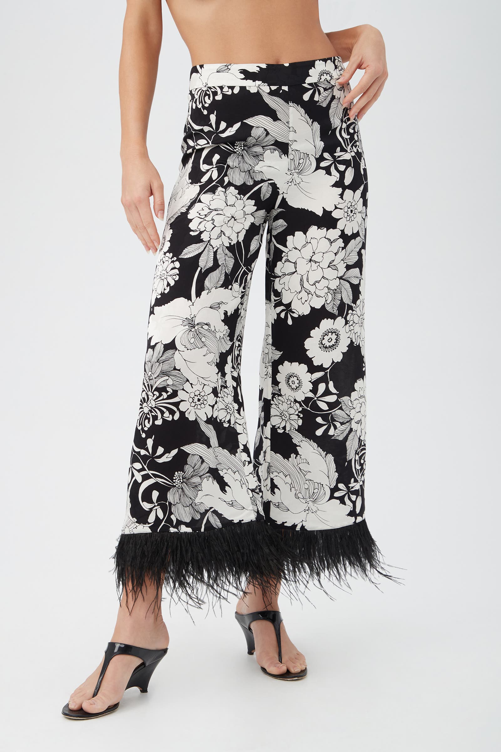 Short Weekend Feather Trim Pant