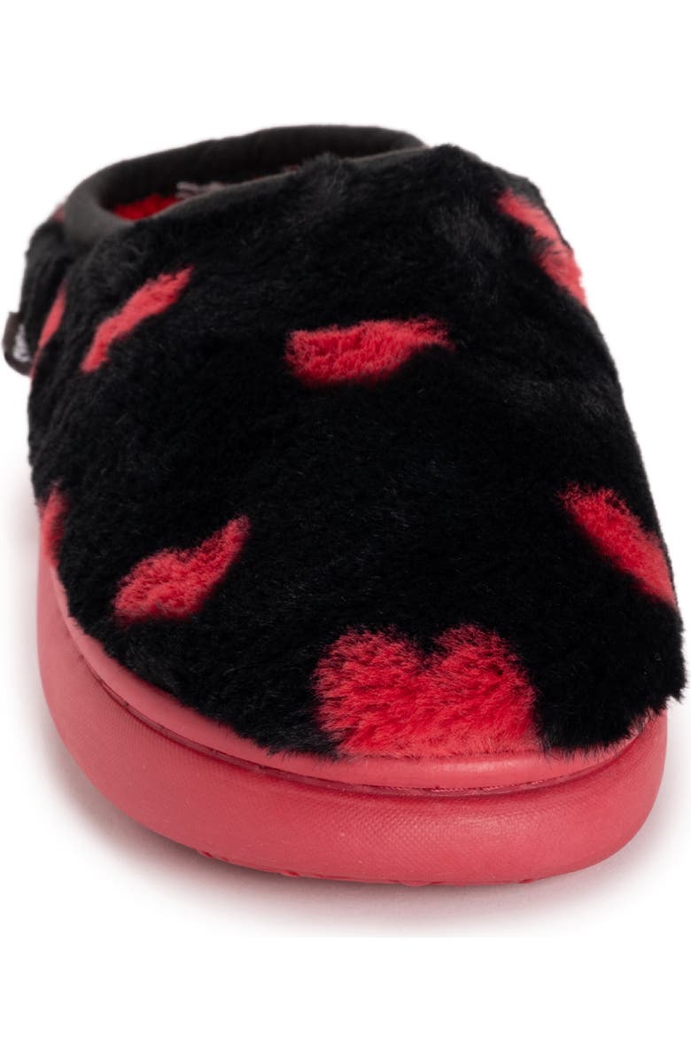MUK LUKS Luan Faux Shearling Clog Slipper, Alternate, color, Black W/Red Hearts
