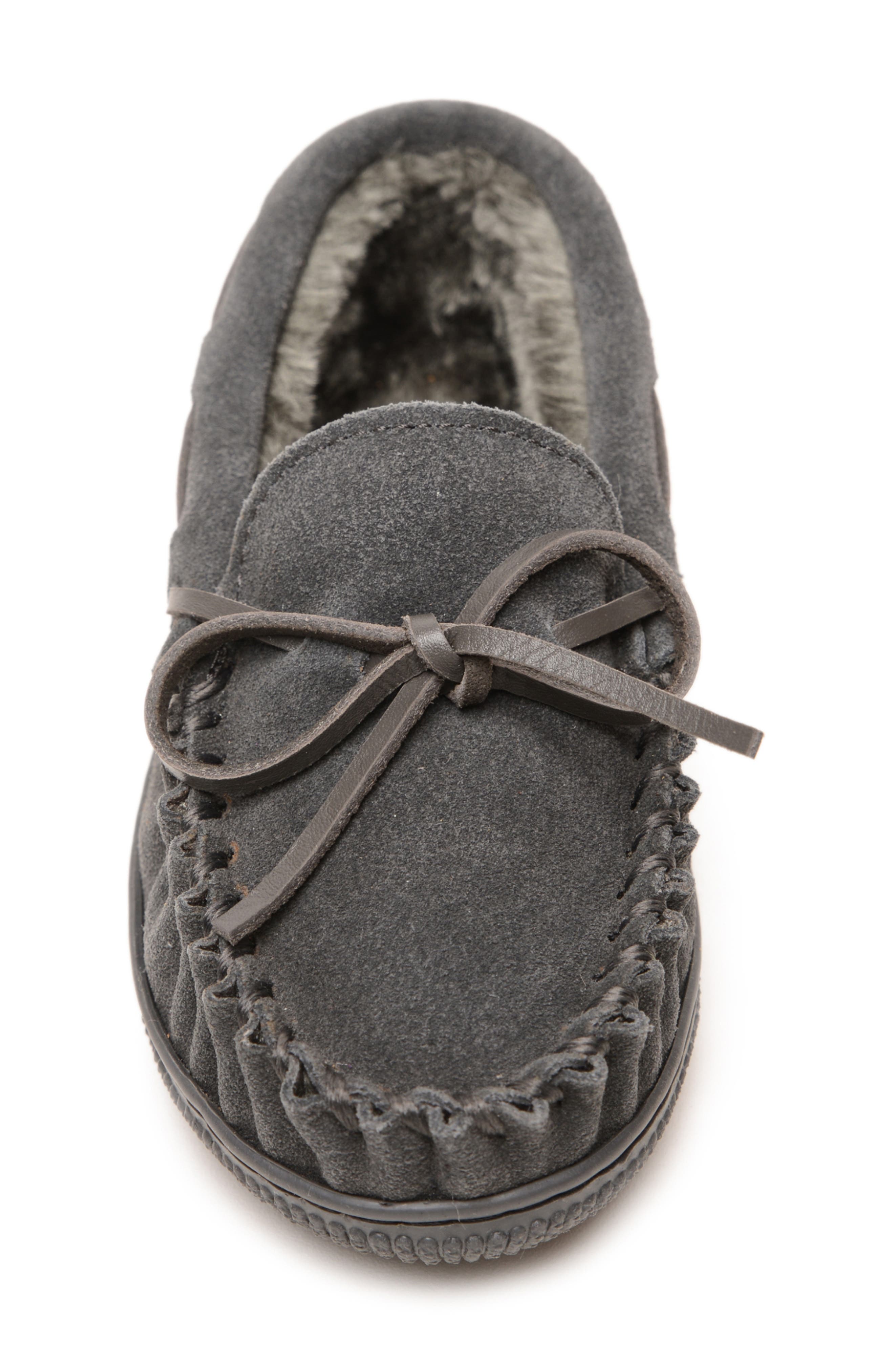 Minnetonka Kids' Fleece Lined Slip-On Shoe, Alternate, color, Charcoal