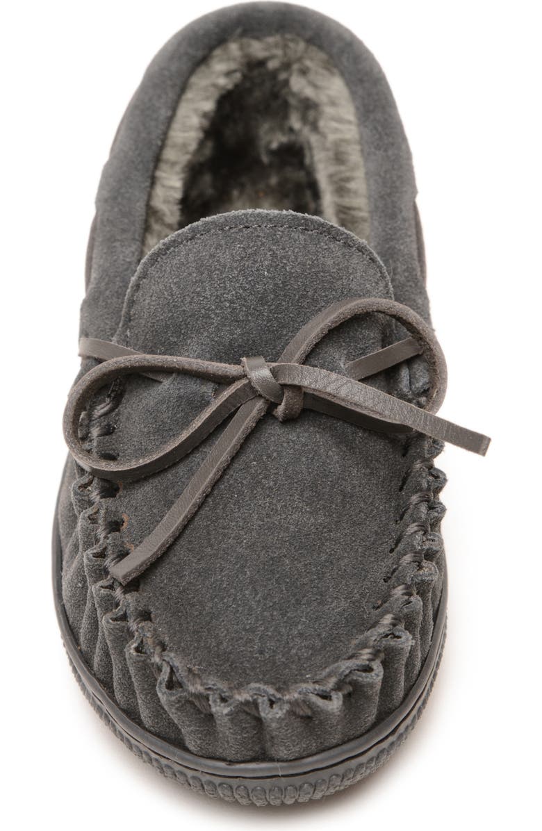 Minnetonka Kids' Fleece Lined Slip-On Shoe, Alternate, color, Charcoal
