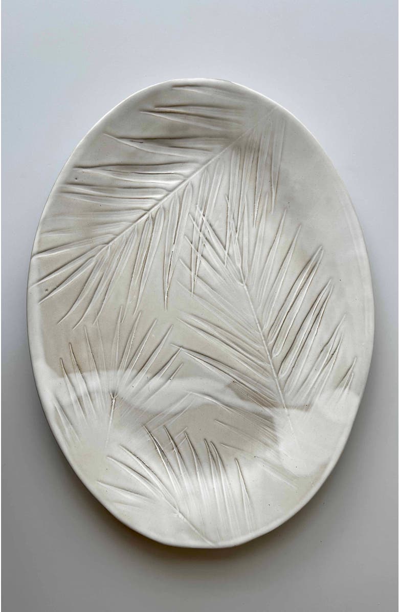 Gina de Santis Ceramics Sandalwood Fern Statement Platter, Alternate, color, Sand