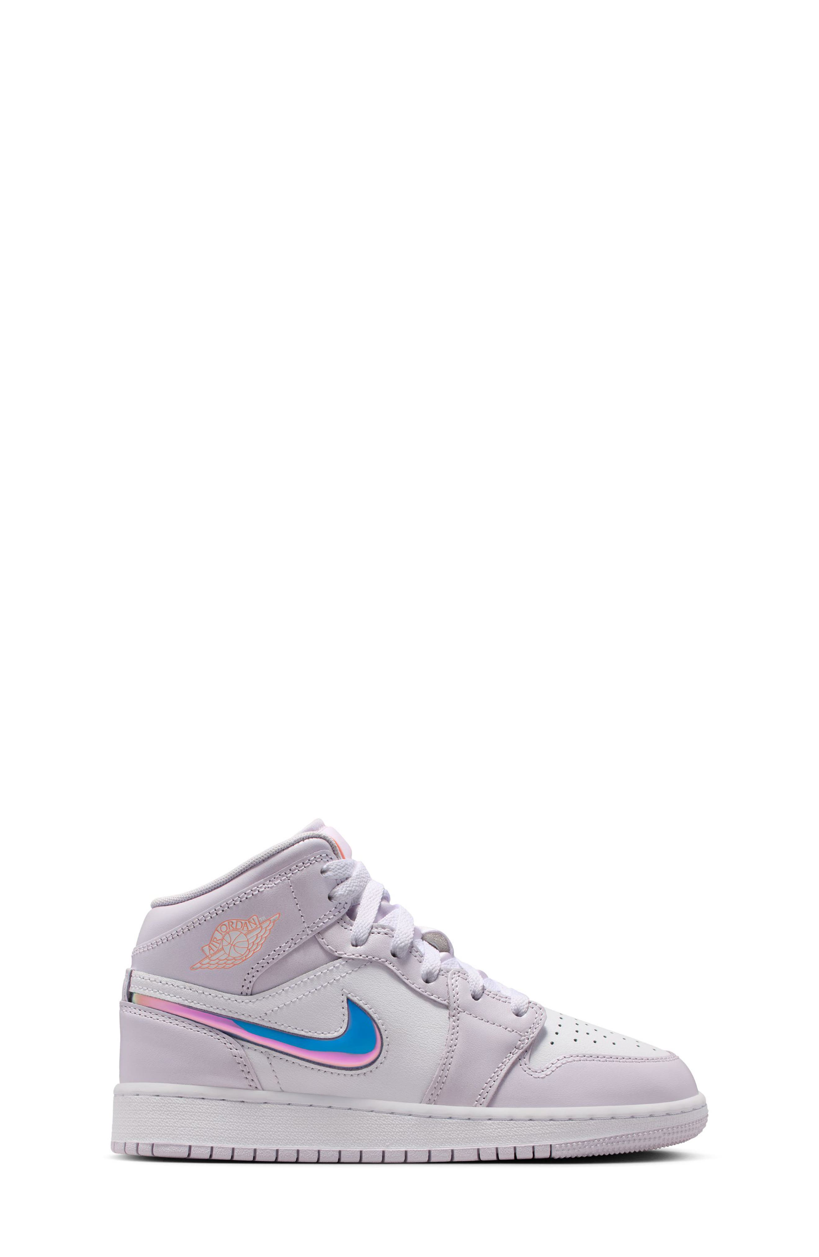 Nike Kids' Jordan 1 Mid SE Basketball Sneaker, Alternate, color, 