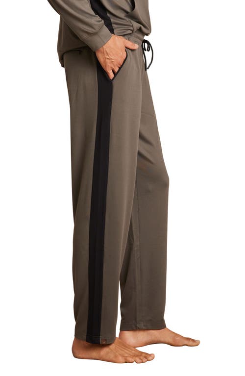 BAREFOOT DREAMS BAREFOOT DREAMS MALIBU COLLECTION® BUTTERCHIC TRACK PANTS