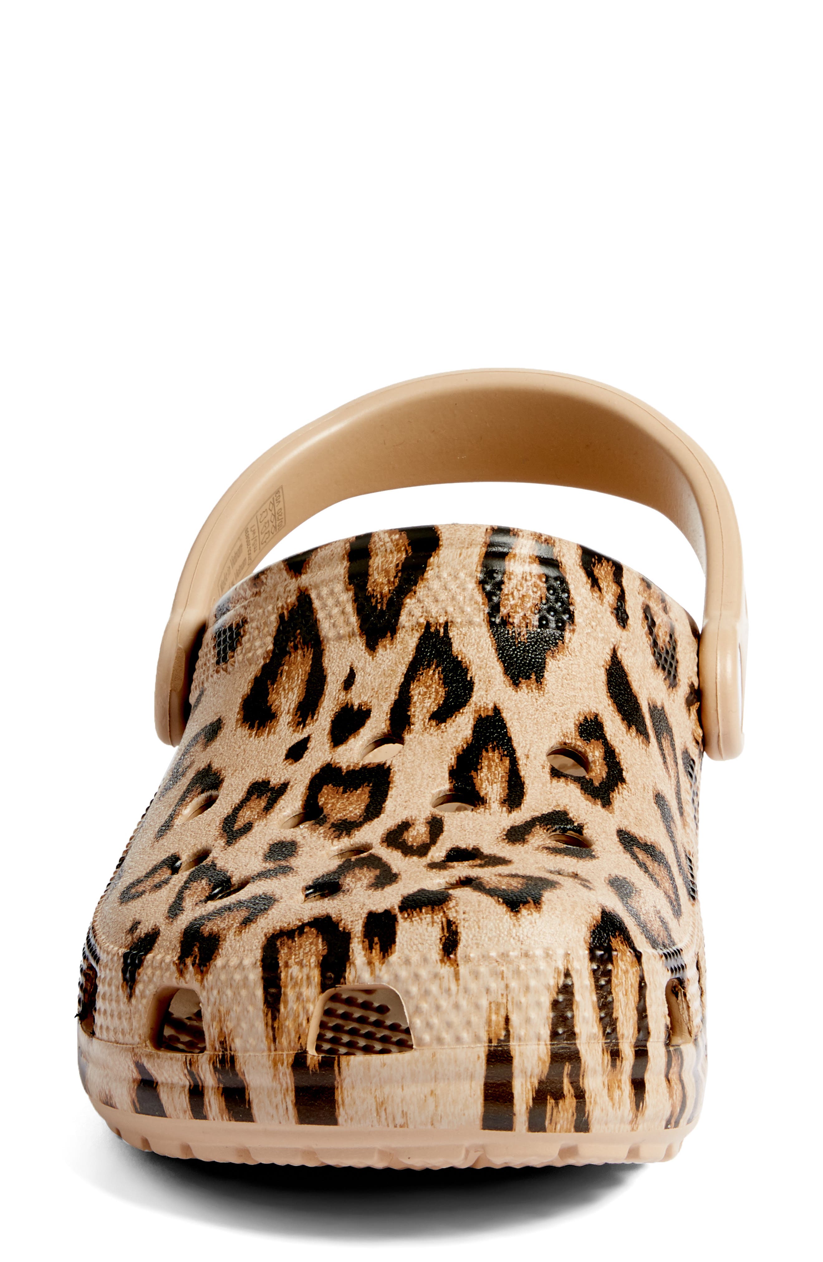 CROCS<sup>™</sup> Classic Print Waterproof Clog, Alternate, color, 