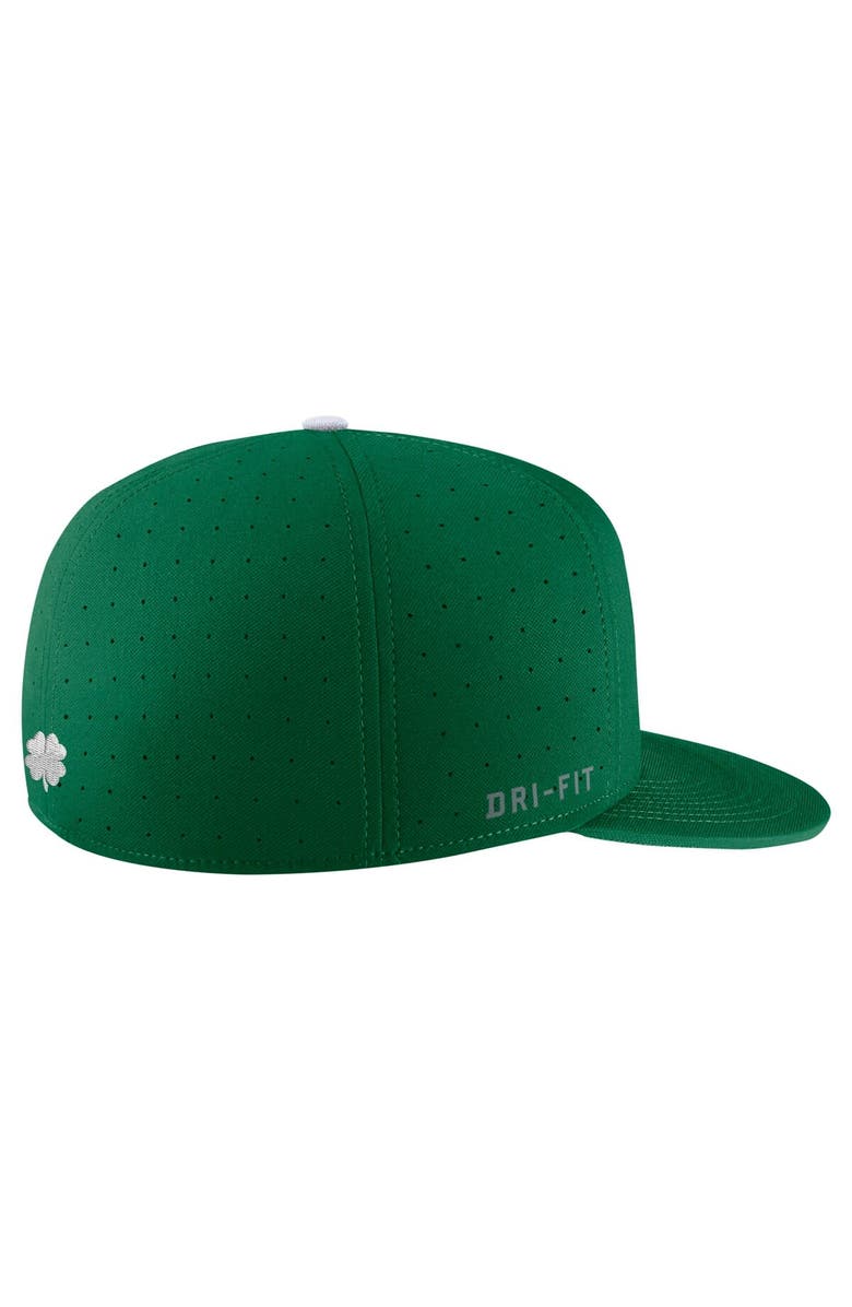 Nike Men's Nike Green North Carolina Tar Heels St. Patrick's Day True Fitted Performance Hat, Alternate, color, 
