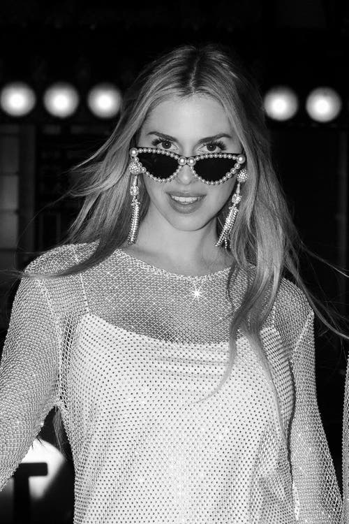 Untamed Petals Times Square Sunnies In Black