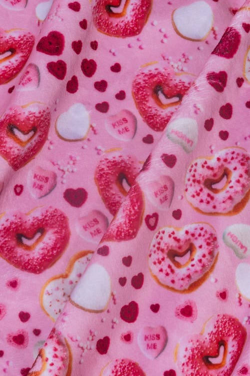 Crickle Daisy Snuggle Blanket In Red