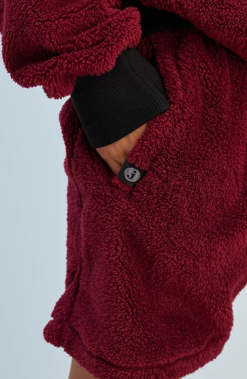 Jambys Floof Short In Burgundy
