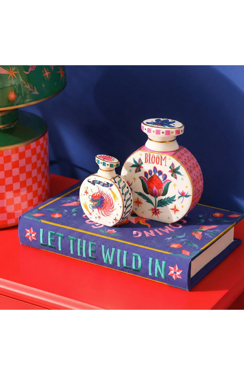 Zsa Zsa Zsu Shekou Porcelain Decorative Object 2 Pcs Vase Set, Alternate, color, White