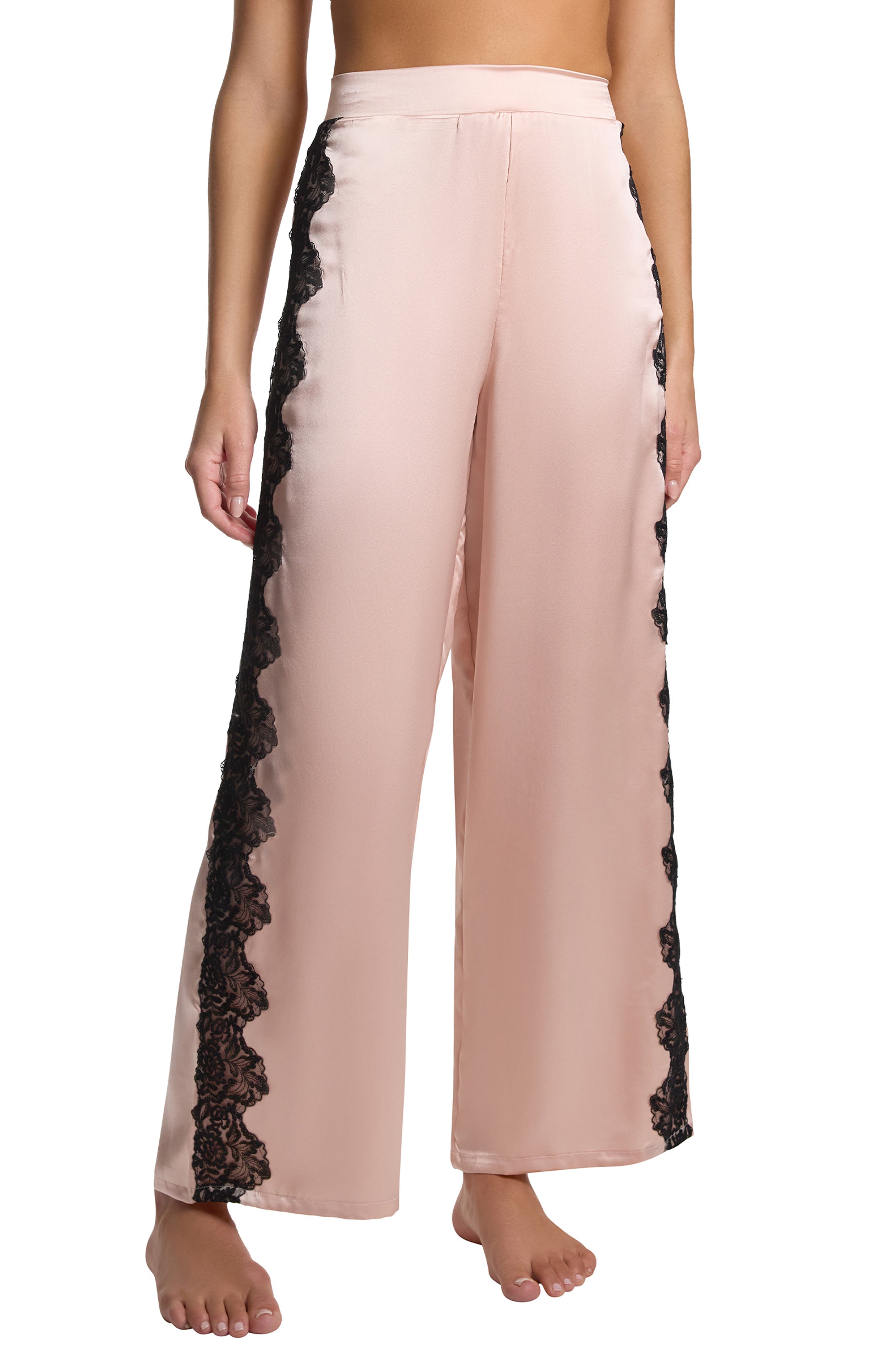 selected LEXI BLUSH/ BLACK