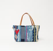 Ubuntu Life Baule Adventure Tote with Red Beaded Heart