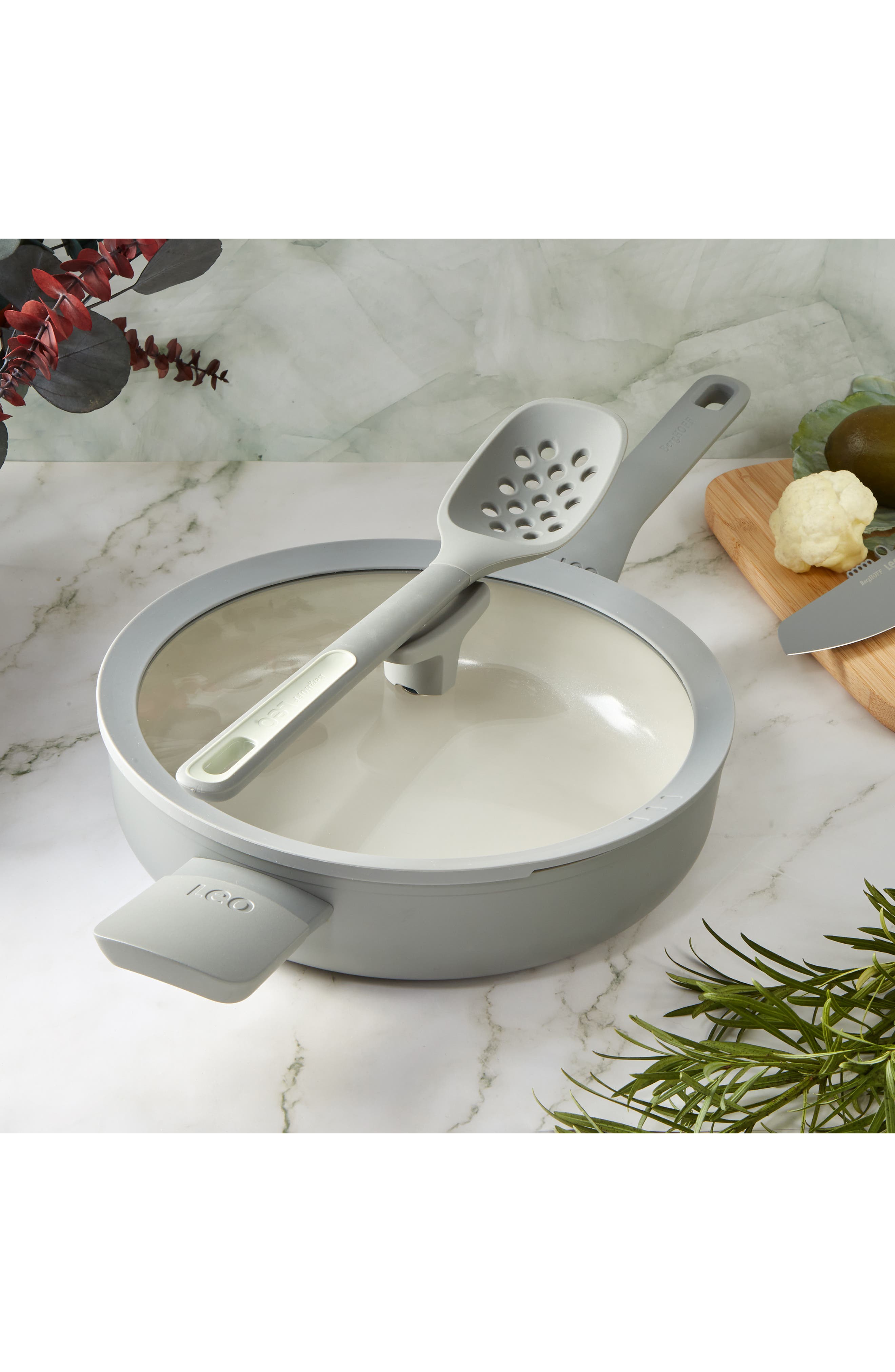 Leo Balance 3-Quart Saute Pan