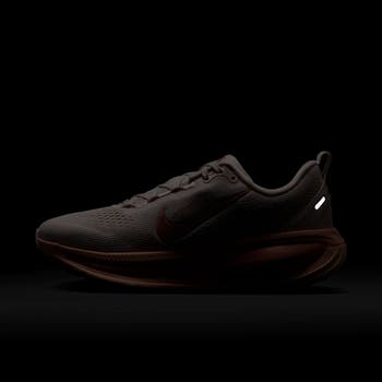 Vomero 18 Running Shoe