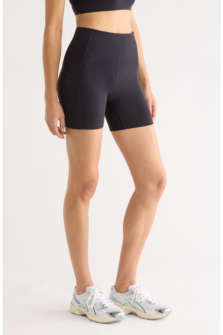 Studio Luxe Pocket Bike Shorts, Alternate, color, BLACK