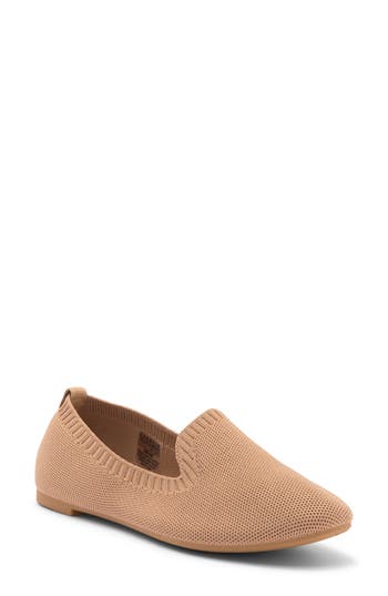 Danskin Dream Knit Flat In Camel