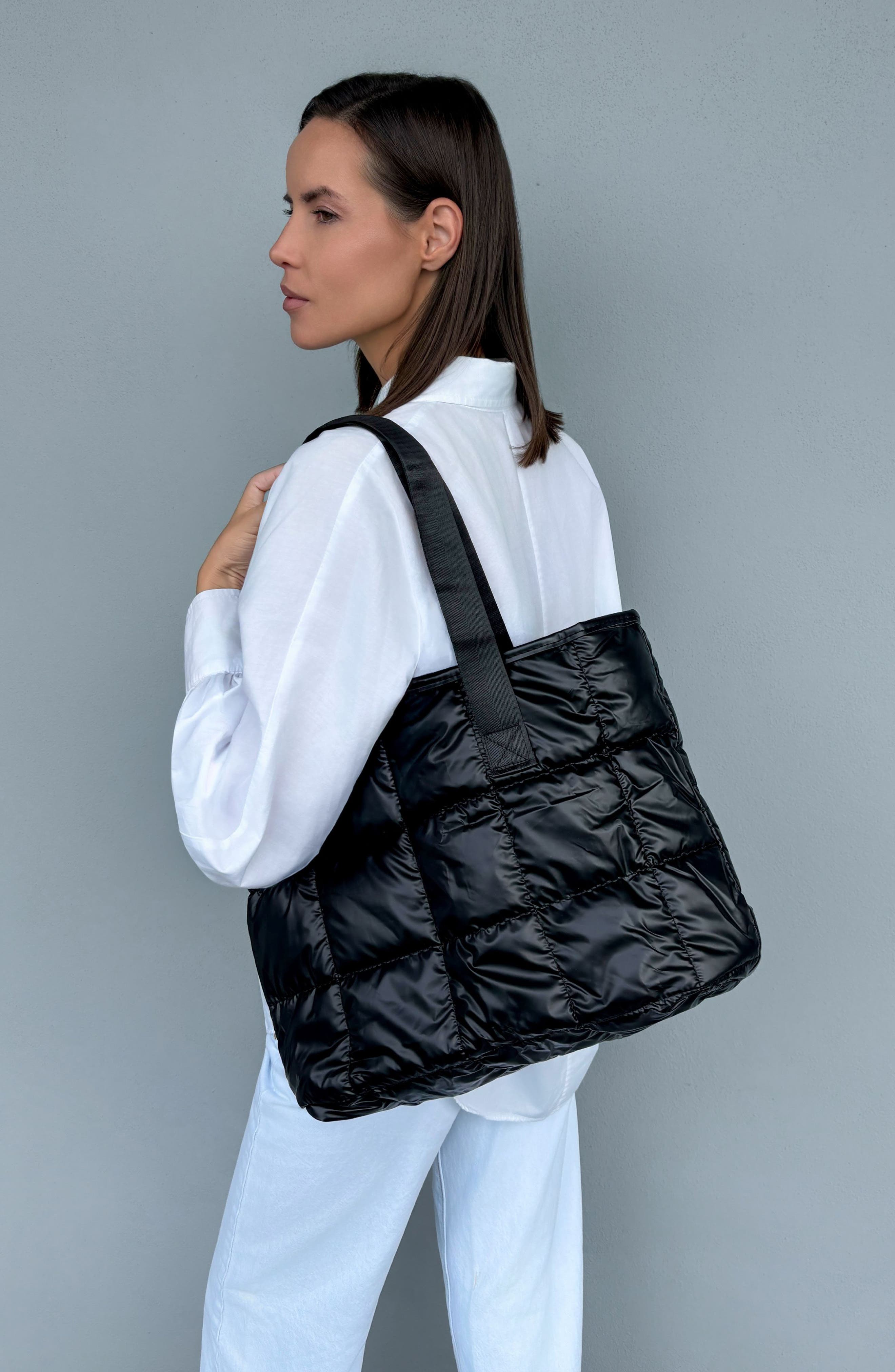 Cushion Oversized Tote, Alternate, color, BLACK