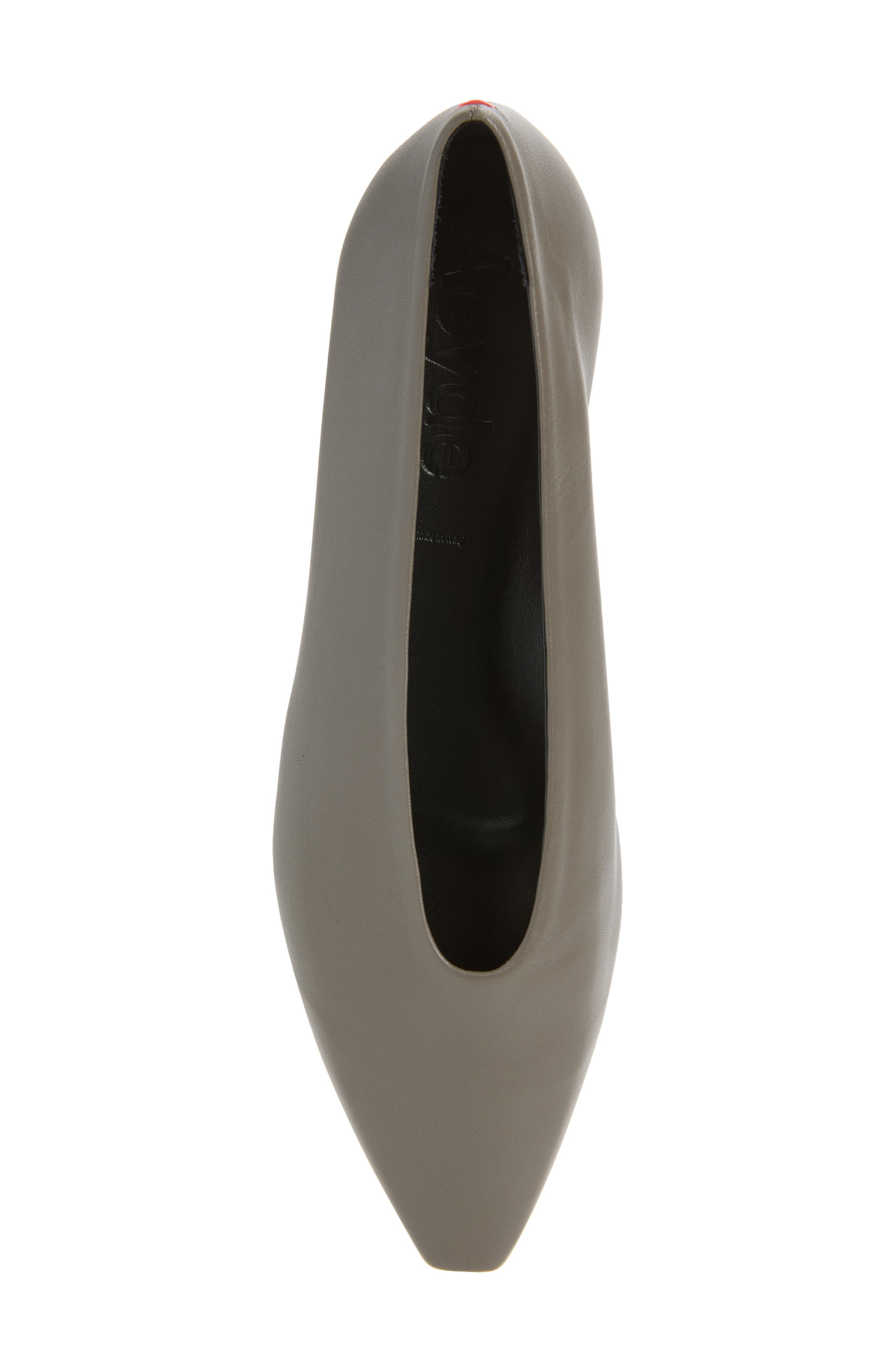 Betty Flat, Alternate, color, TAUPE