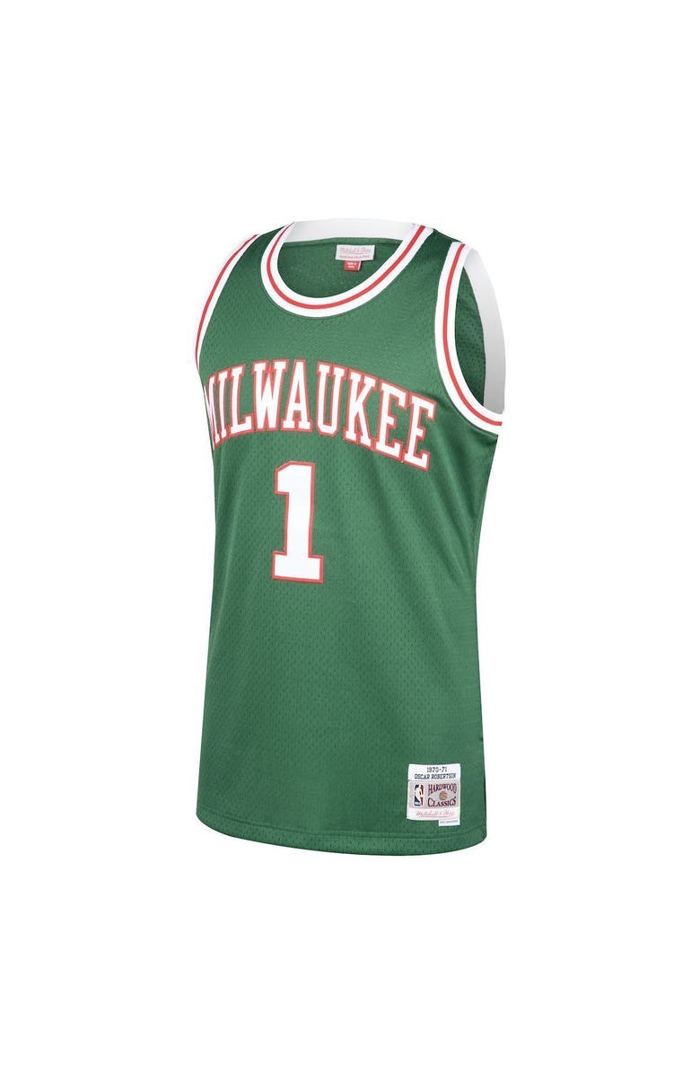 Mitchell & Ness Men's Mitchell & Ness Oscar Robertson Green Milwaukee Bucks 2001/02 Hardwood Classics Swingman Jersey, Alternate, color, 
