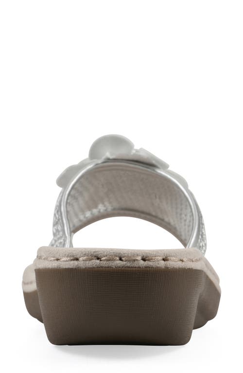 Cliffs By White Mountain Chill Slide Sandal In Silver Fabric