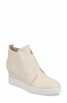 Journee Collection JOURNEE Clara Wedge Sneaker