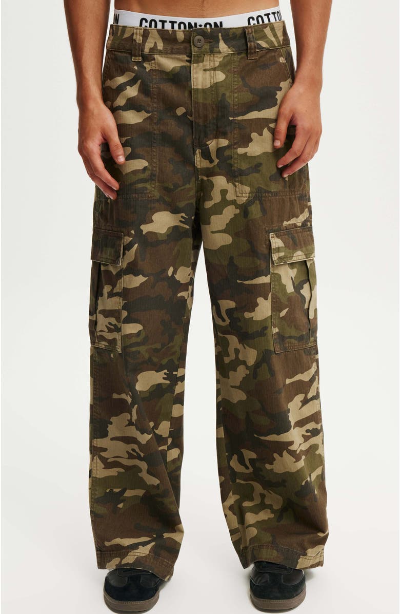 Cotton On Men's Axel Super Baggy Cargo Pant, Main, color, Dark Camo