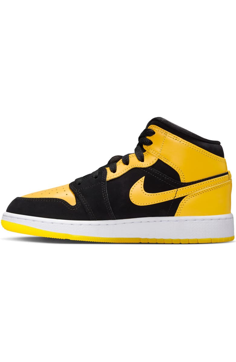Nike Kids' Air Jordan 1 Sneaker, Alternate, color, Black/White/Varsity Maize