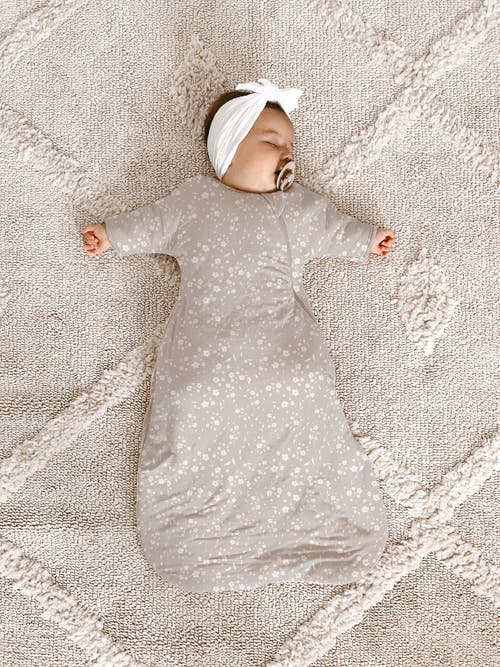 GUNAMUNA GUNAMUNA LONG SLEEVE TRANSITIONAL SWADDLE SLEEP BAG, 1.0 TOG 