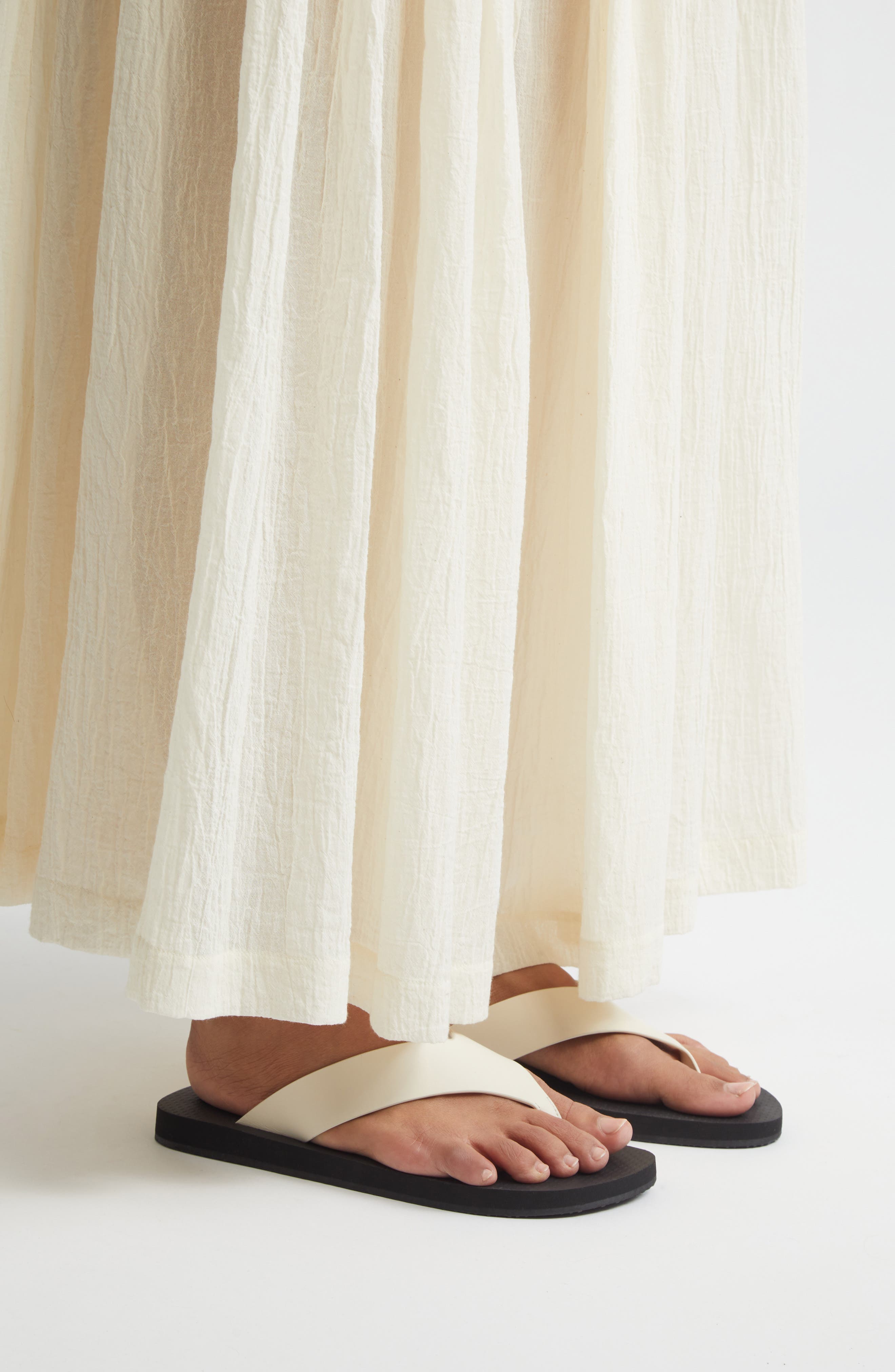 Dune Classic Ginza Flip Flop, Alternate, color, IVORY/ BLACK