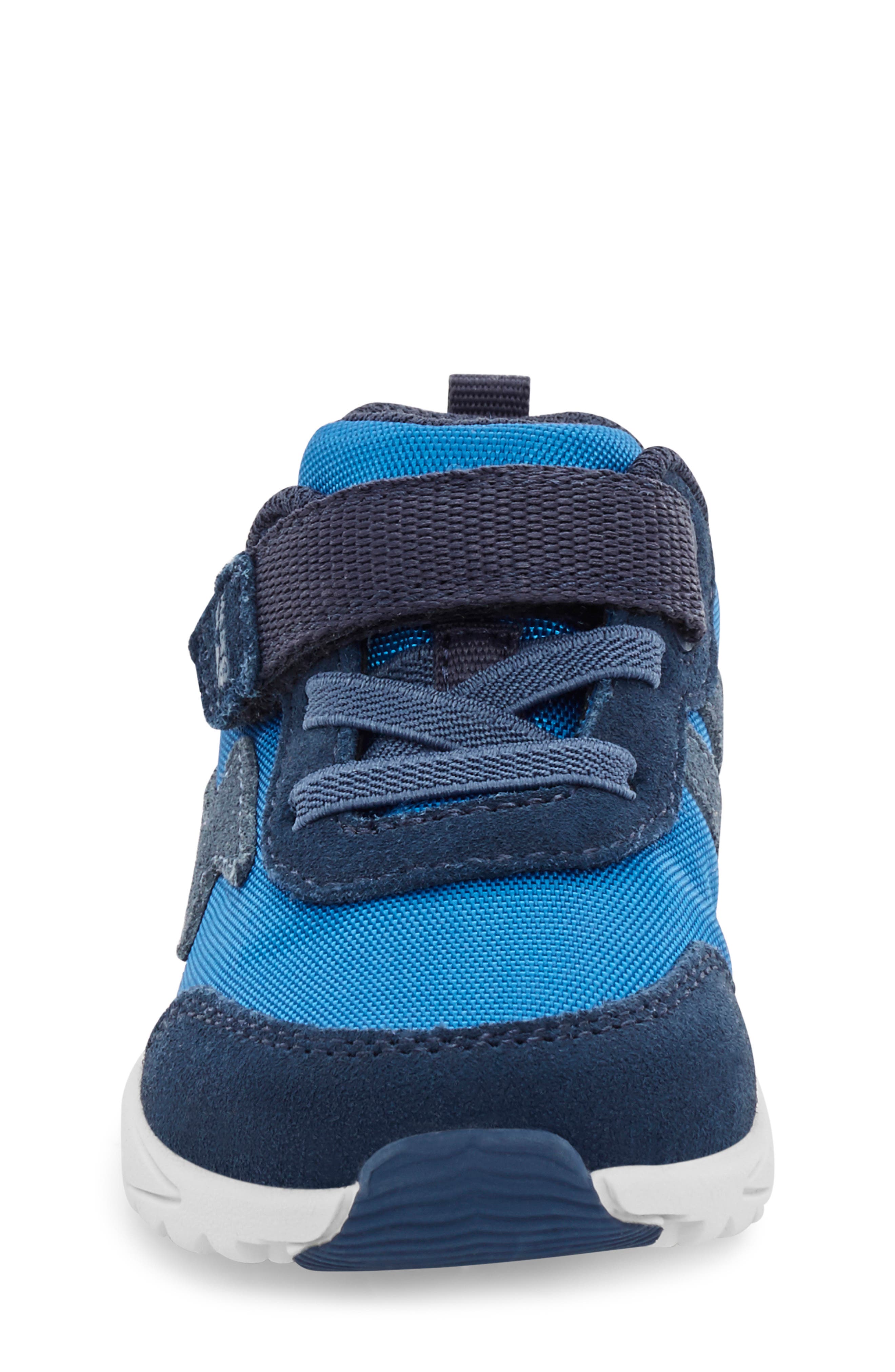 Stride Rite Kids M2P Zips Runner Sneaker, Alternate, color, 