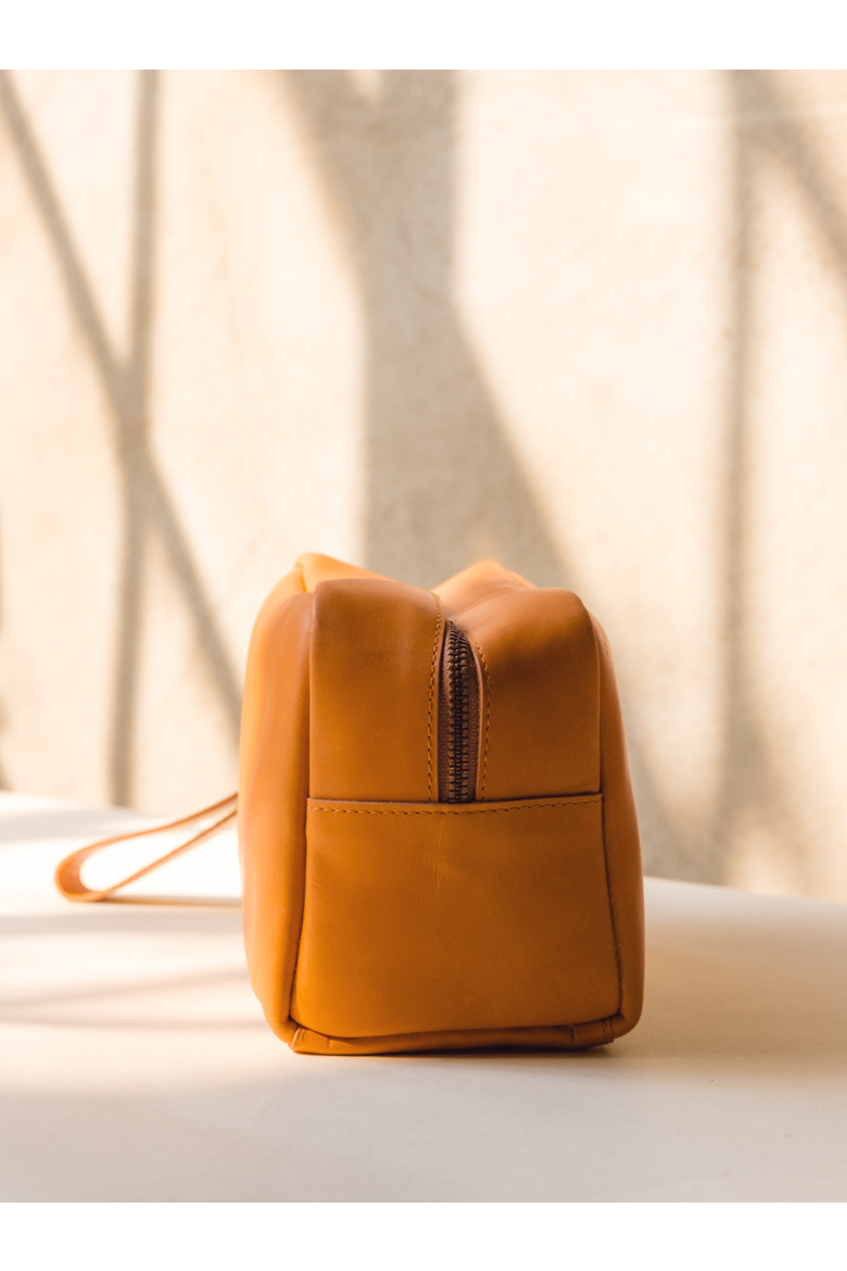 Avery Dopp Kit, Alternate, color, Cognac