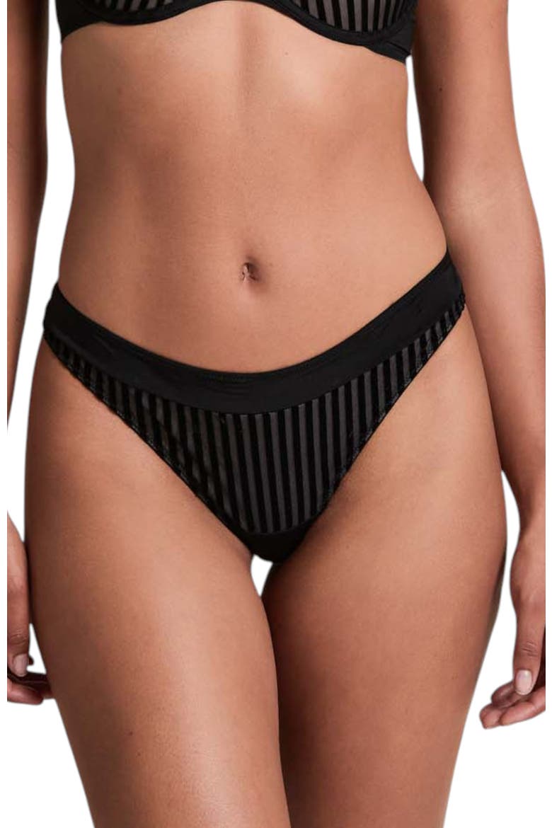 Pia thong, Main, color, Black
