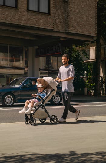 x BMW TRVL<sup>™</sup> LX Compact Stroller
